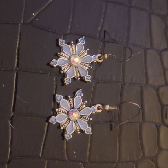 Light Blue Daisy Rhinestone Drop Earrings Pierced Ears - Picture 2 of 6